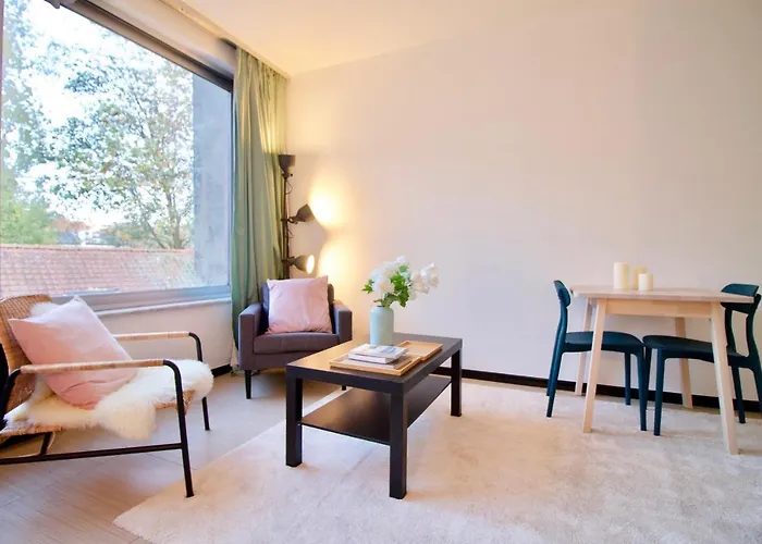 Amazing & Cosy Studio Perfect Location \'Stephanie-Louise Area\'