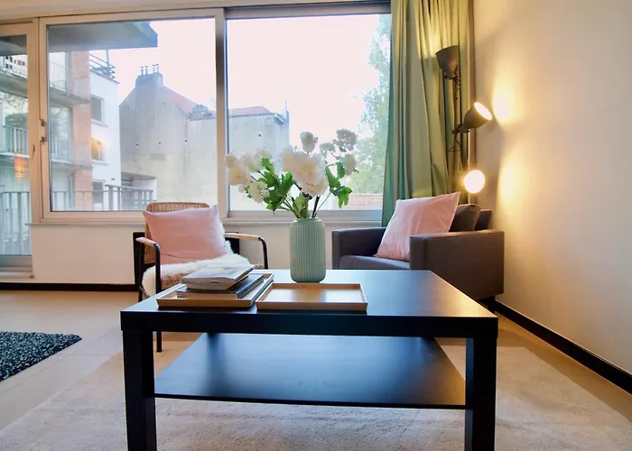 Amazing & Cosy Studio Perfect Location \'Stephanie-Louise Area\'